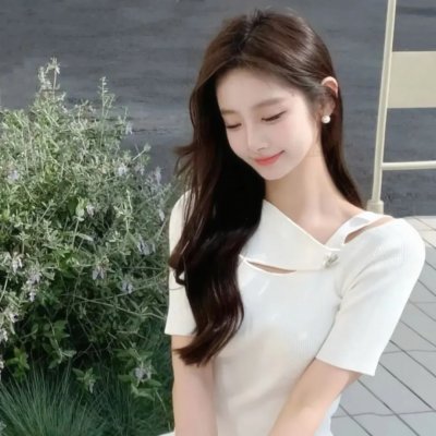 黑衣女孩